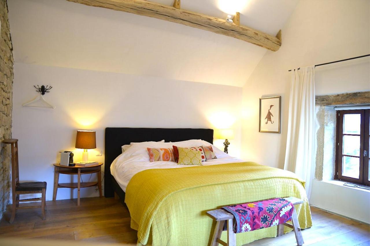 Bed and Breakfast La Cour Des Delices Gigny  Экстерьер фото
