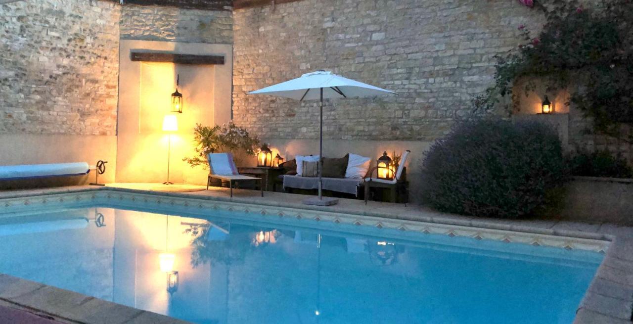 Bed and Breakfast La Cour Des Delices Gigny  Экстерьер фото