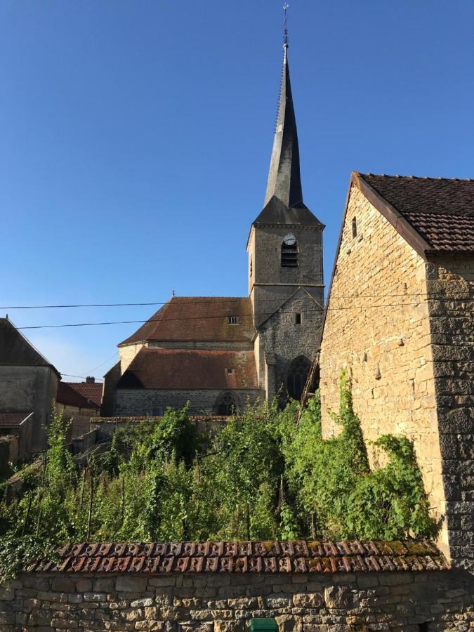 Bed and Breakfast La Cour Des Delices Gigny  Экстерьер фото