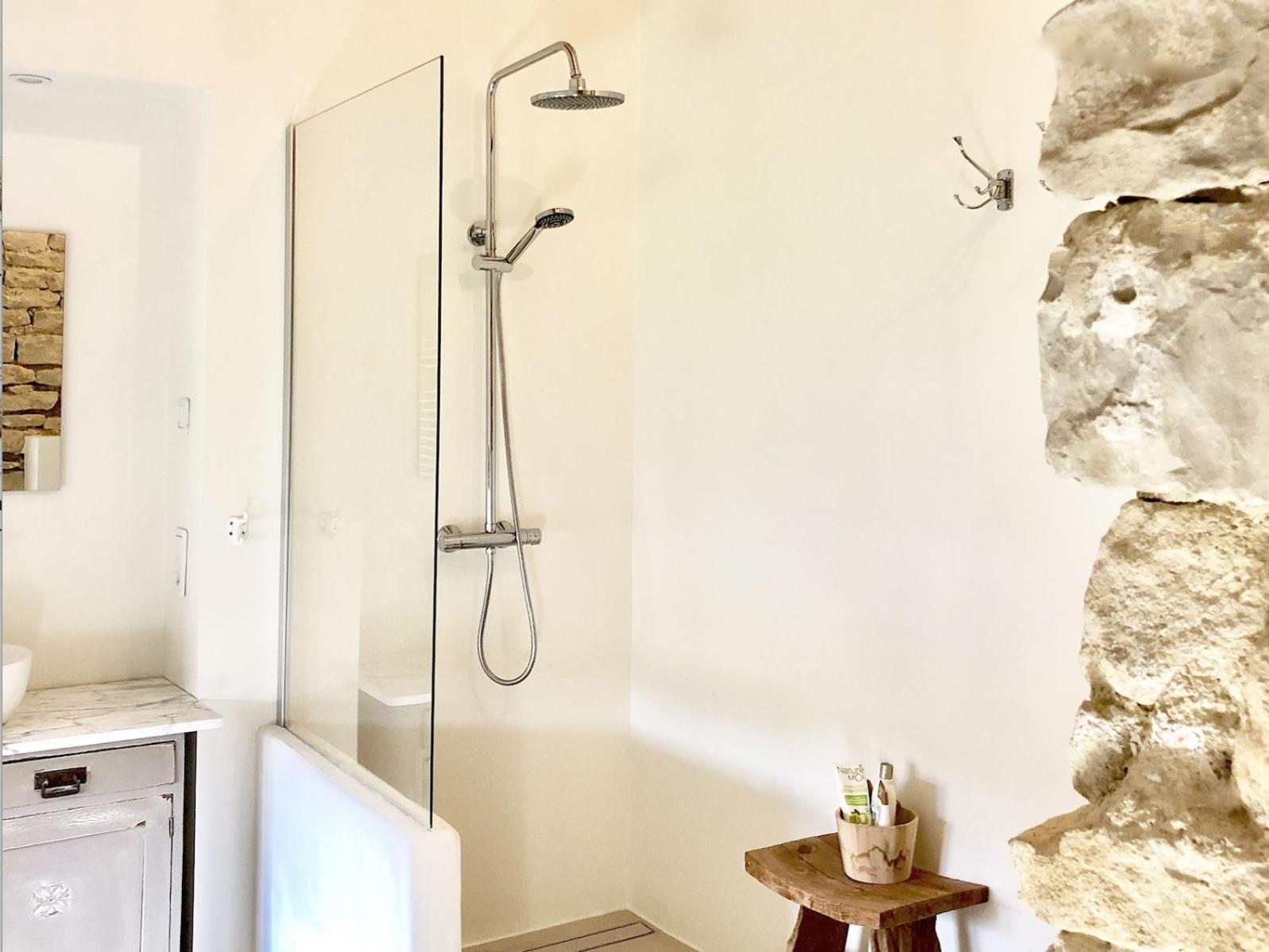 Bed and Breakfast La Cour Des Delices Gigny  Экстерьер фото