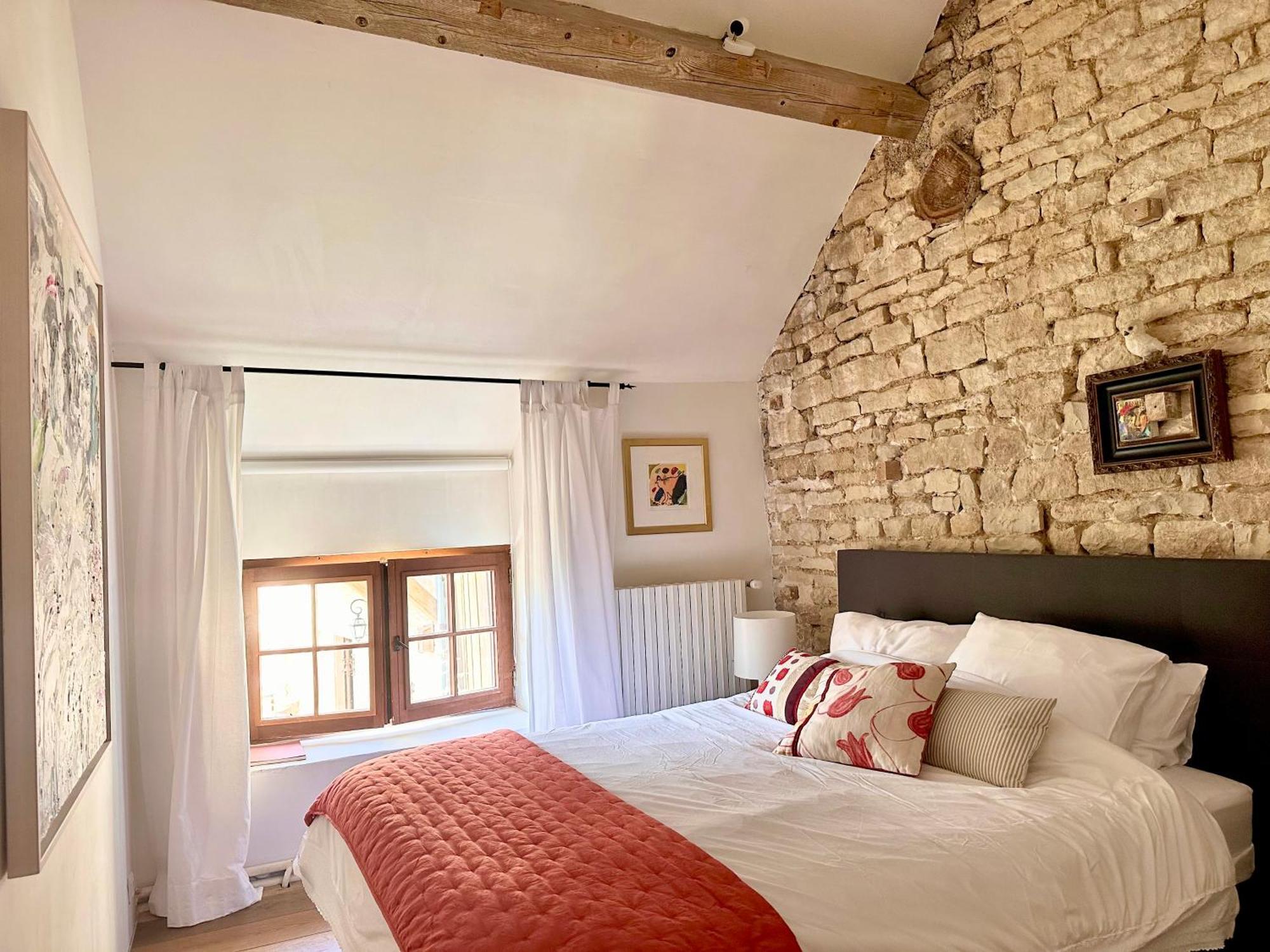 Bed and Breakfast La Cour Des Delices Gigny  Экстерьер фото