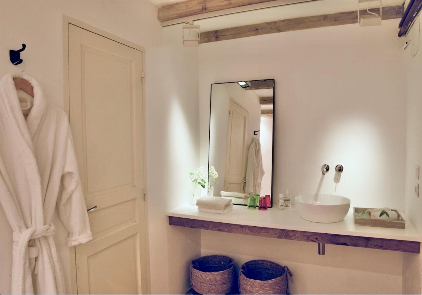 Bed and Breakfast La Cour Des Delices Gigny  Экстерьер фото