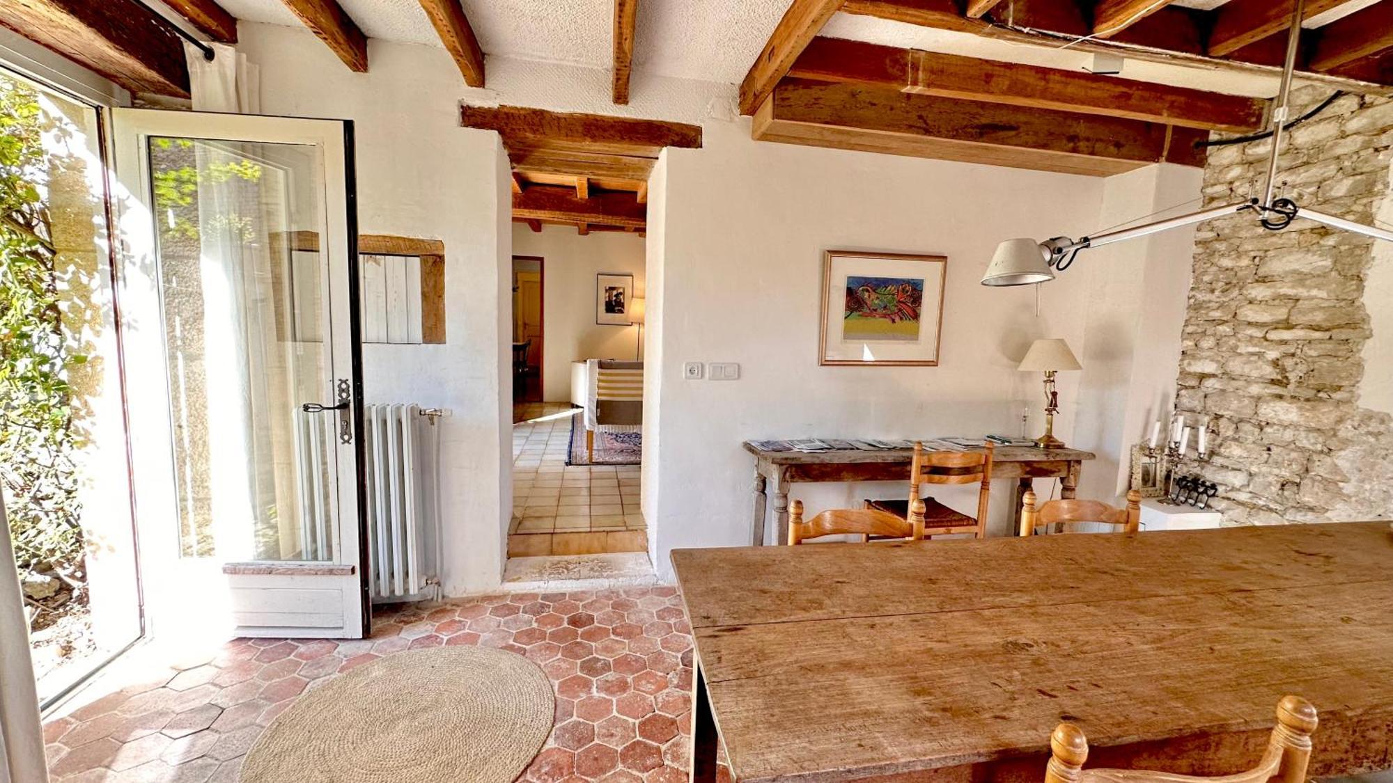 Bed and Breakfast La Cour Des Delices Gigny  Экстерьер фото